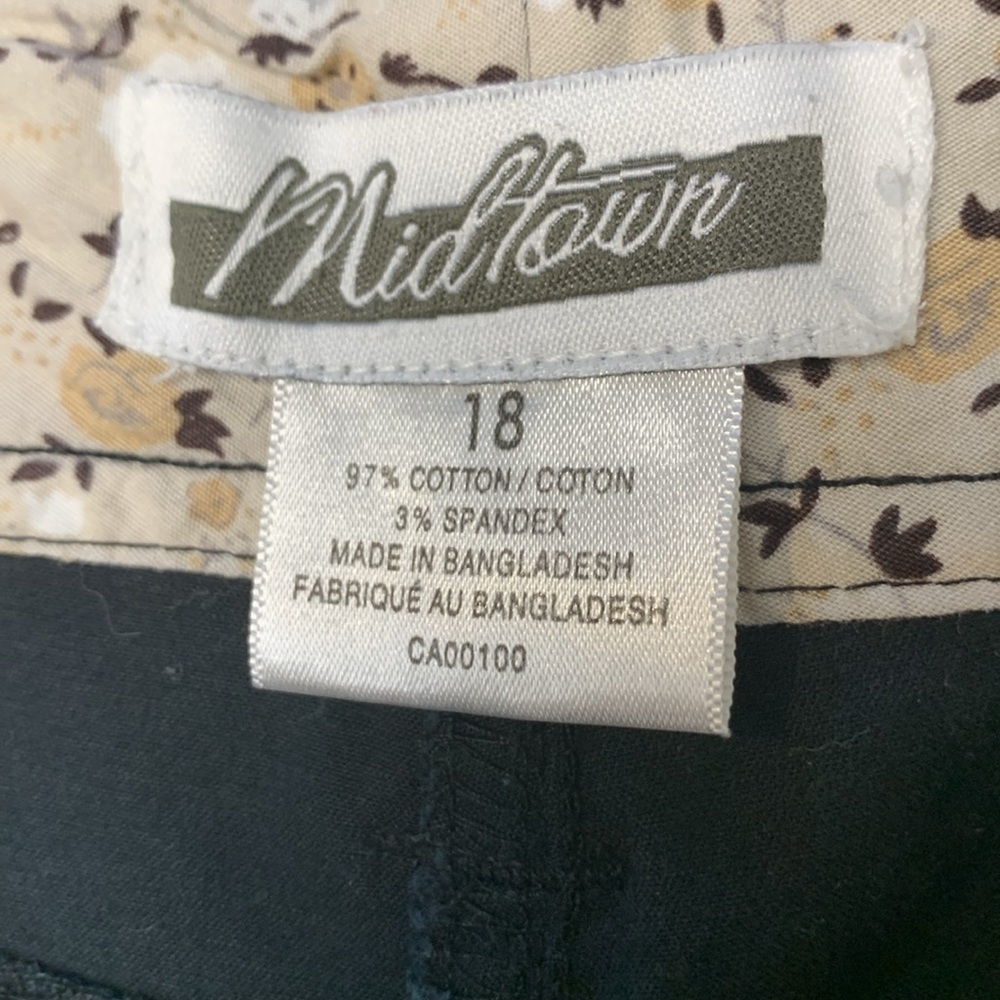 Midtown Black Shorts,Pockets - Picture 10 of 10